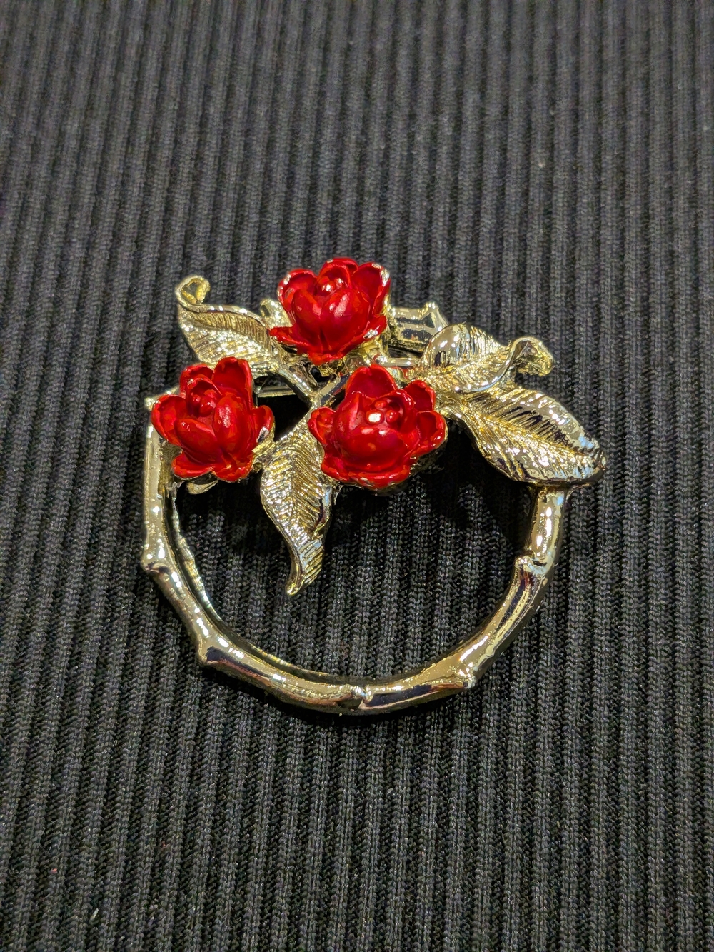 B#4: Vintage 1970s Gerry's Gold-Tone Red Rose Floral Brooch Pin